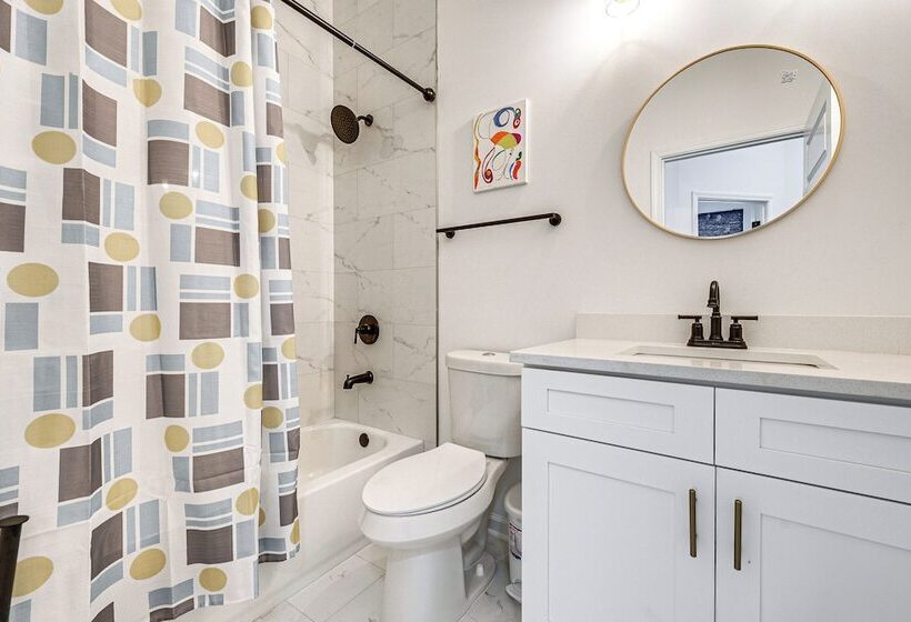 Pet Friendly Hogansville Home: Walk To Downtown!