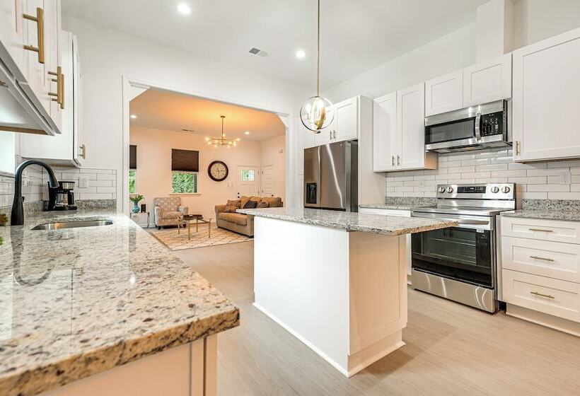 Pet Friendly Hogansville Home: Walk To Downtown!