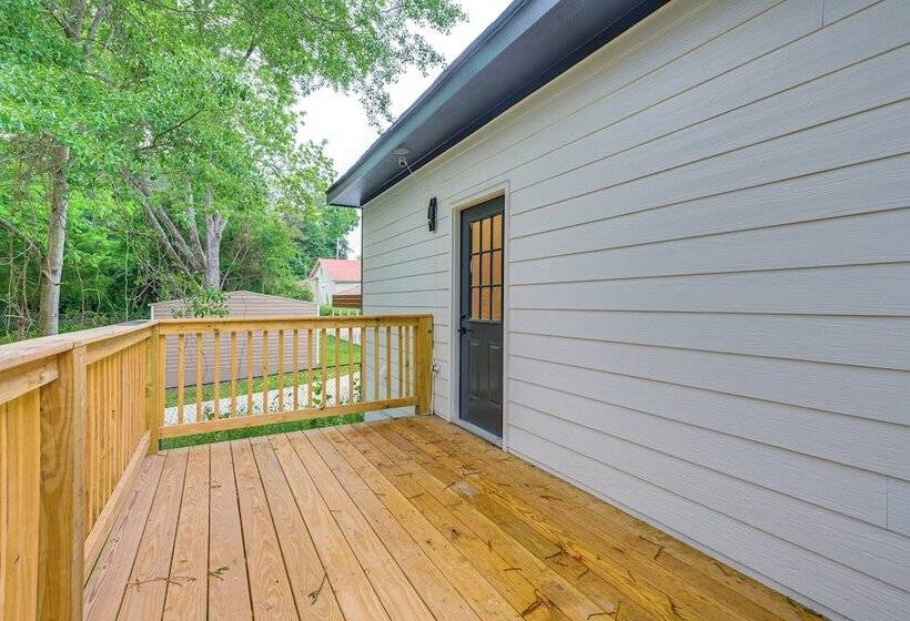 Pet Friendly Hogansville Home: Walk To Downtown!