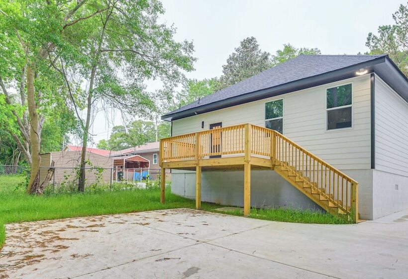 Pet Friendly Hogansville Home: Walk To Downtown!