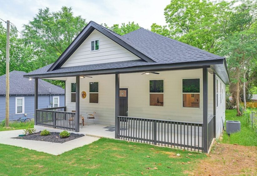 Pet Friendly Hogansville Home: Walk To Downtown!