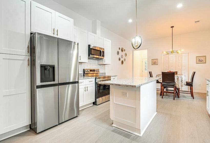 Pet Friendly Hogansville Home: Walk To Downtown!