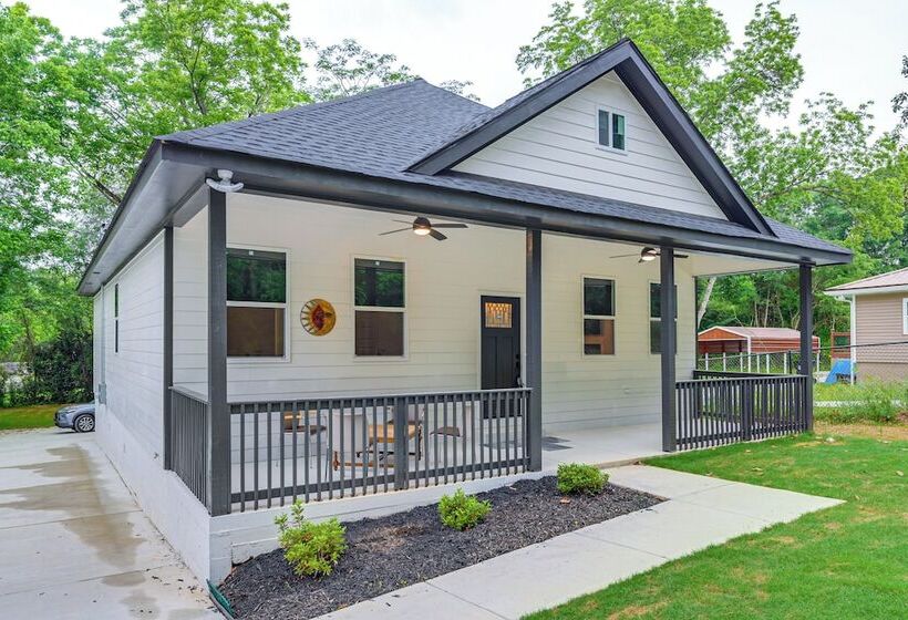 Pet Friendly Hogansville Home: Walk To Downtown!