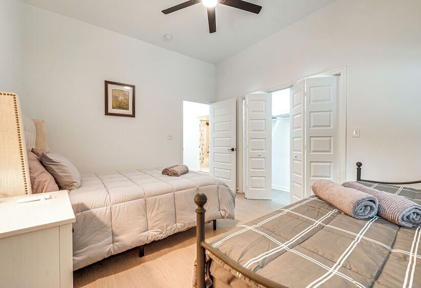 Pet Friendly Hogansville Home: Walk To Downtown!