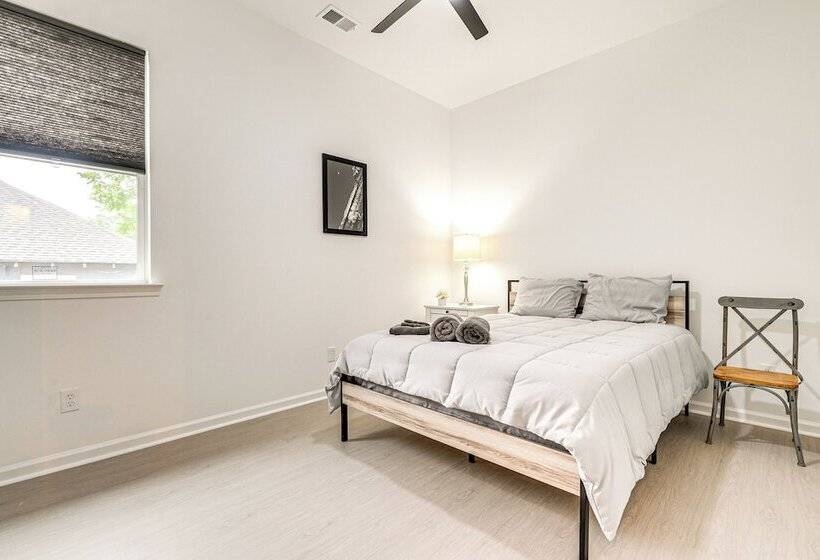 Pet Friendly Hogansville Home: Walk To Downtown!