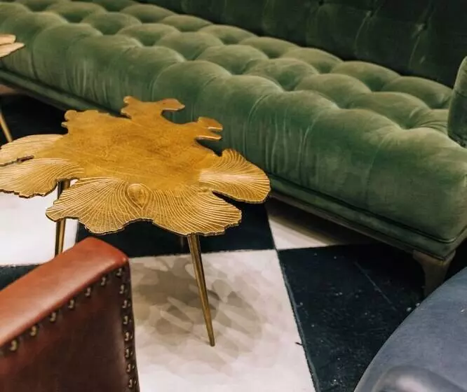 هتل The St. Clair