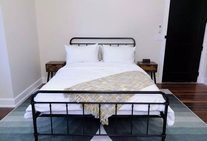 هتل The St. Clair