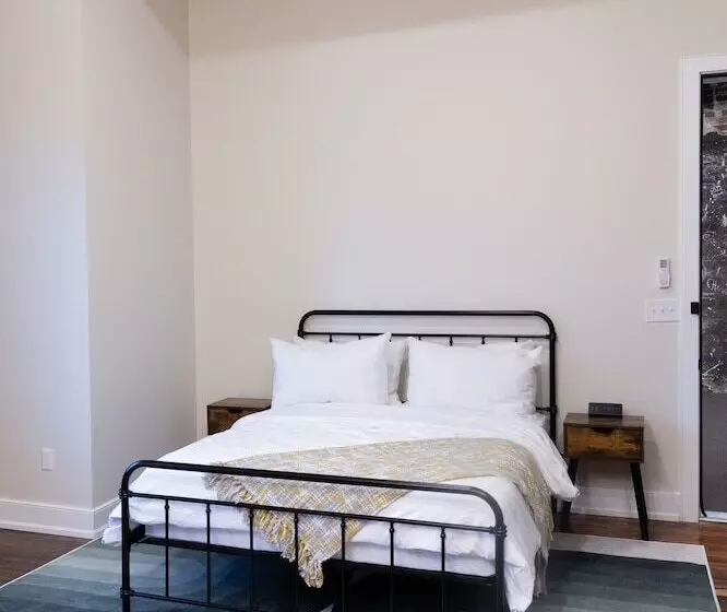 هتل The St. Clair