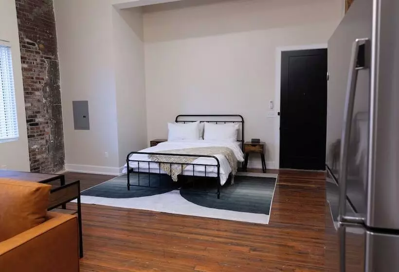 هتل The St. Clair