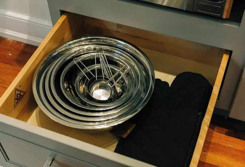 هتل The St. Clair