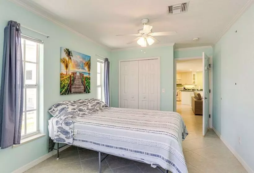 Jensen Beach Home W/ Bbq Grill: Walk To Beach!