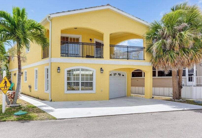 Jensen Beach Home W/ Bbq Grill: Walk To Beach!