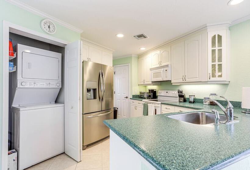 Jensen Beach Home W/ Bbq Grill: Walk To Beach!