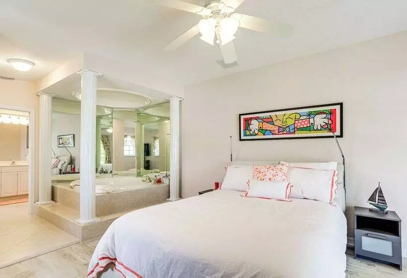 Jensen Beach Home W/ Bbq Grill: Walk To Beach!