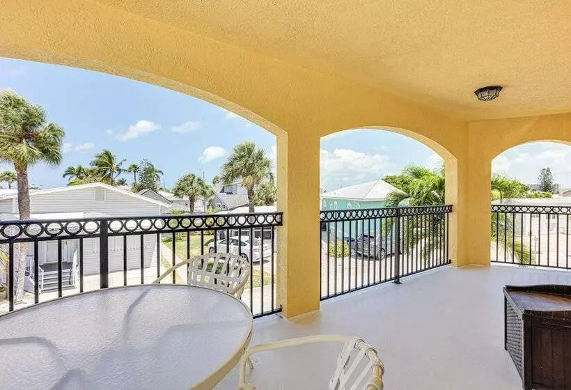 Jensen Beach Home W/ Bbq Grill: Walk To Beach!