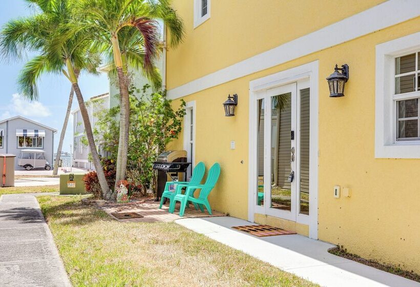 Jensen Beach Home W/ Bbq Grill: Walk To Beach!