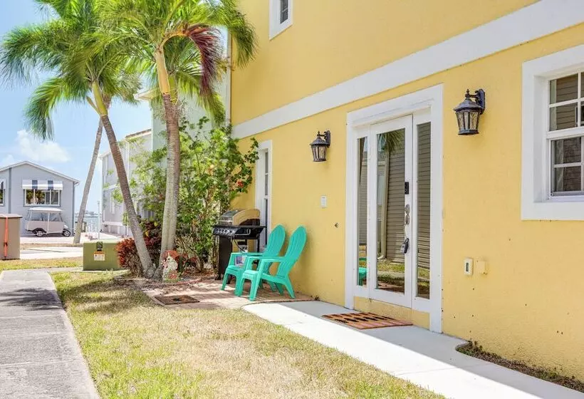 Jensen Beach Home W/ Bbq Grill: Walk To Beach!