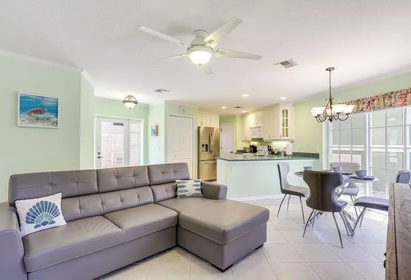 Jensen Beach Home W/ Bbq Grill: Walk To Beach!