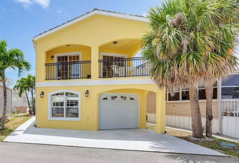 Jensen Beach Home W/ Bbq Grill: Walk To Beach!