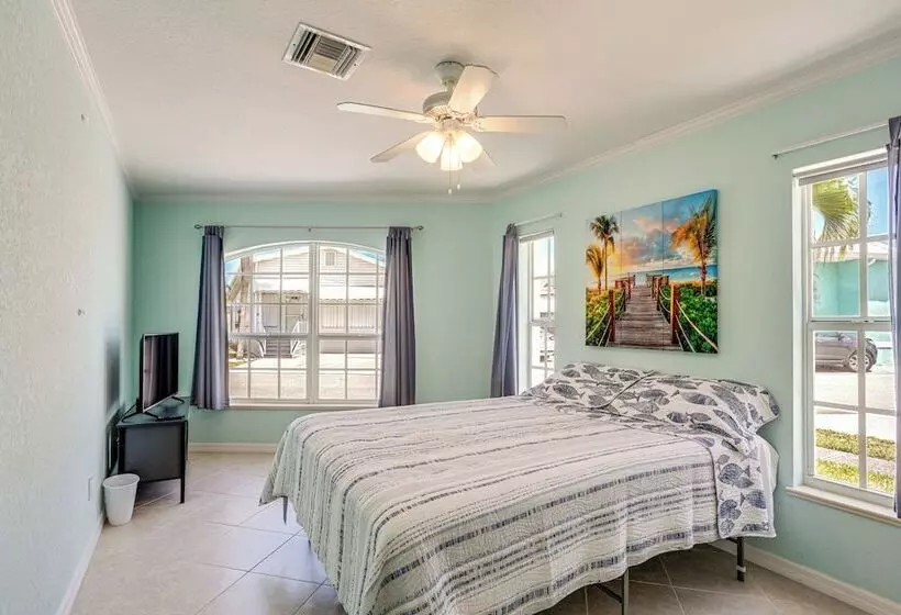 Jensen Beach Home W/ Bbq Grill: Walk To Beach!