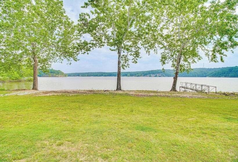 Lakefront Cabin In Jay W/ Deck, Views & Boat Ramp!