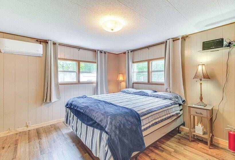 Lakefront Cabin In Jay W/ Deck, Views & Boat Ramp!