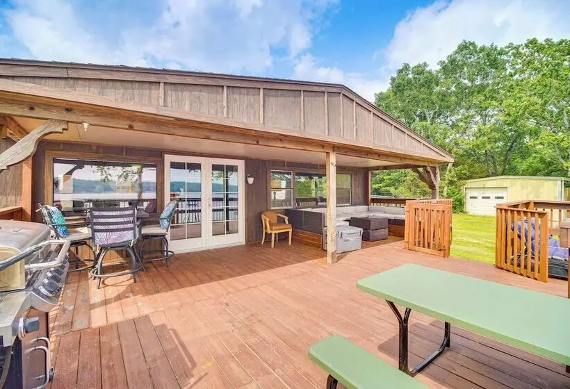 Lakefront Cabin In Jay W/ Deck, Views & Boat Ramp!