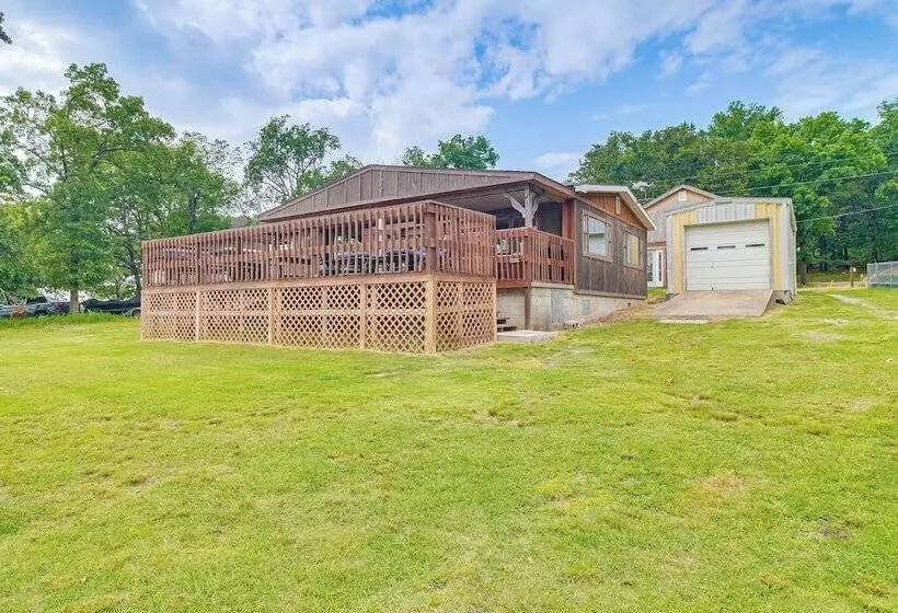 Lakefront Cabin In Jay W/ Deck, Views & Boat Ramp!