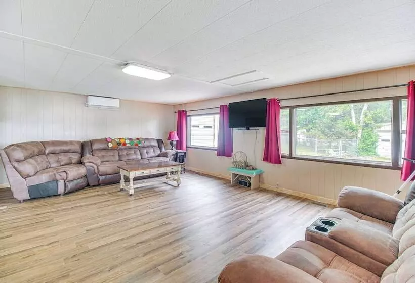 Lakefront Cabin In Jay W/ Deck, Views & Boat Ramp!