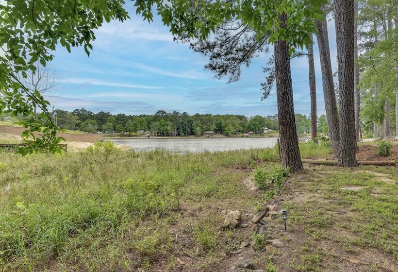 Lakefront Ridgeway Home W/ Deck & Fire Pit!