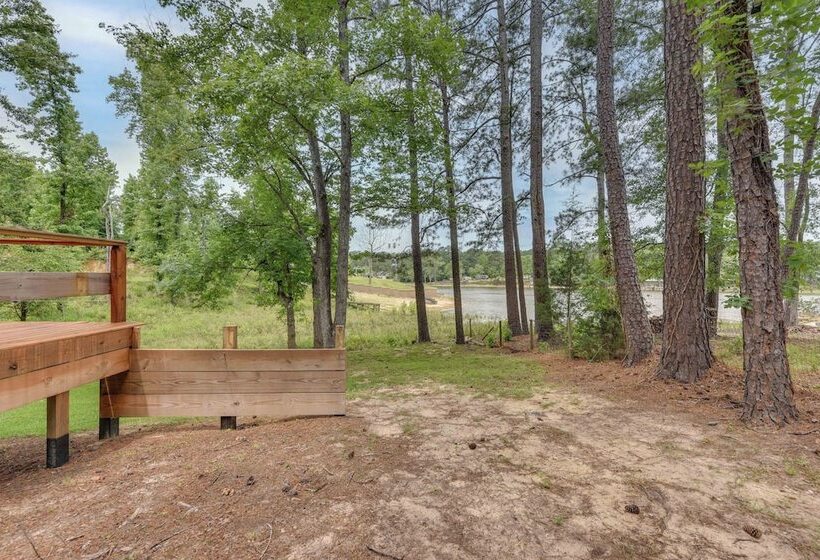 Lakefront Ridgeway Home W/ Deck & Fire Pit!
