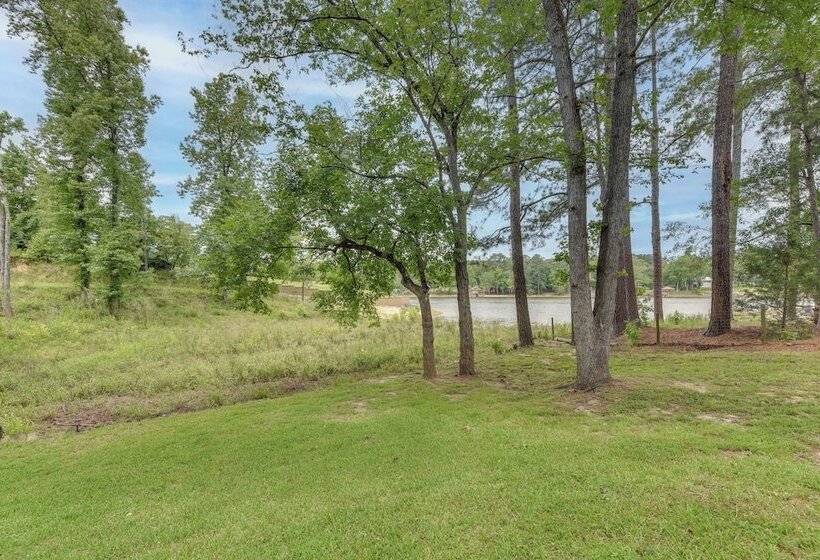 Lakefront Ridgeway Home W/ Deck & Fire Pit!