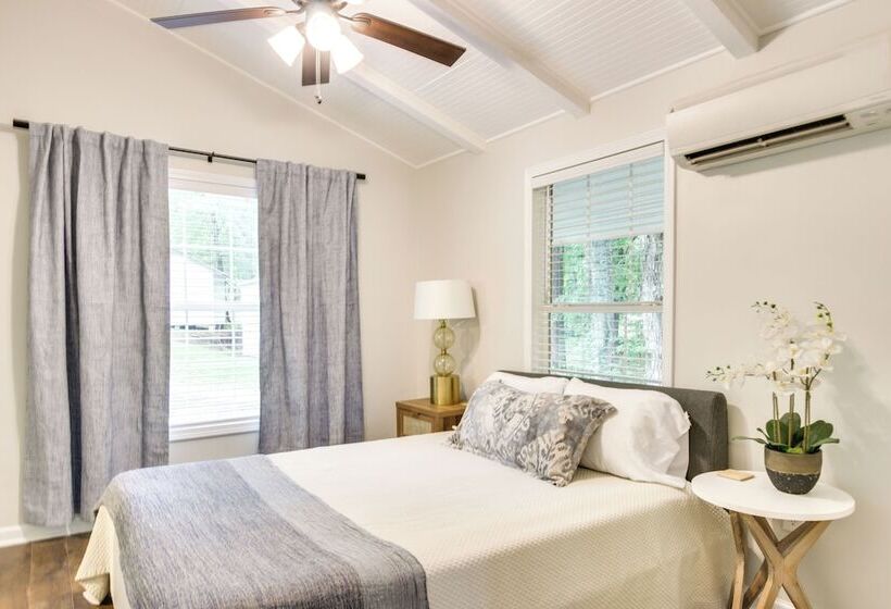 Lakefront Ridgeway Home W/ Deck & Fire Pit!