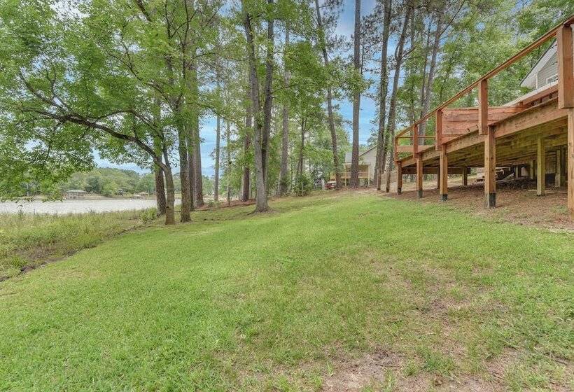 Lakefront Ridgeway Home W/ Deck & Fire Pit!