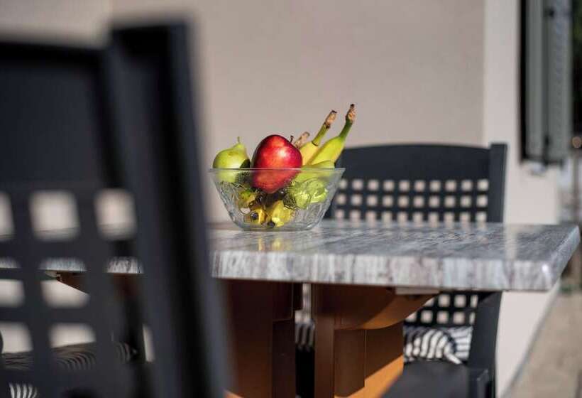 Makris Gialos Lemon Cottage In Lassi Kefalonia