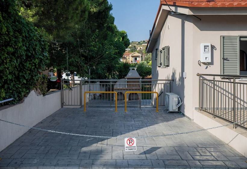 Makris Gialos Lemon Cottage In Lassi Kefalonia