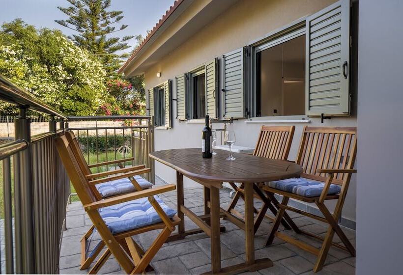 Makris Gialos Lemon Cottage In Lassi Kefalonia