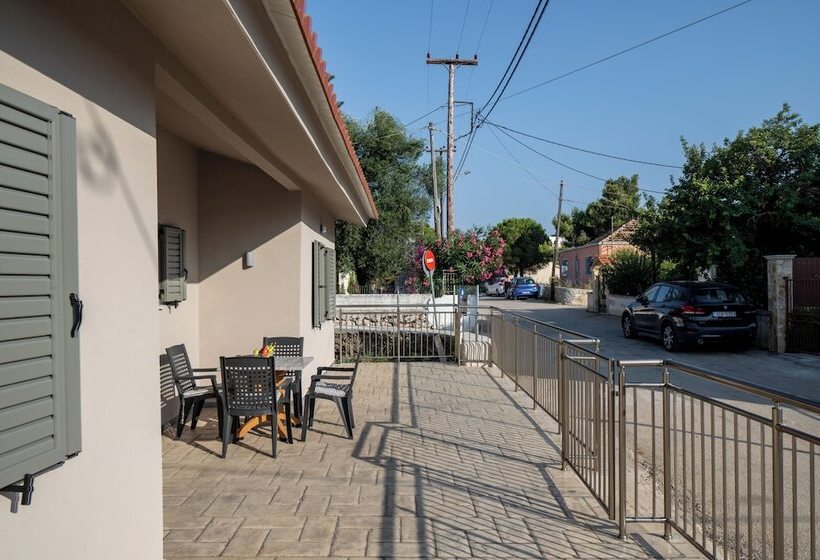 Makris Gialos Lemon Cottage In Lassi Kefalonia