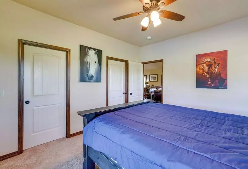 Neosho Home On 90 Acres W/ Private Pool & Fire Pit