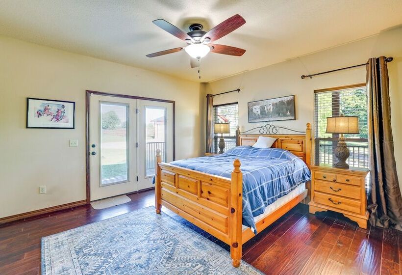 Neosho Home On 90 Acres W/ Private Pool & Fire Pit