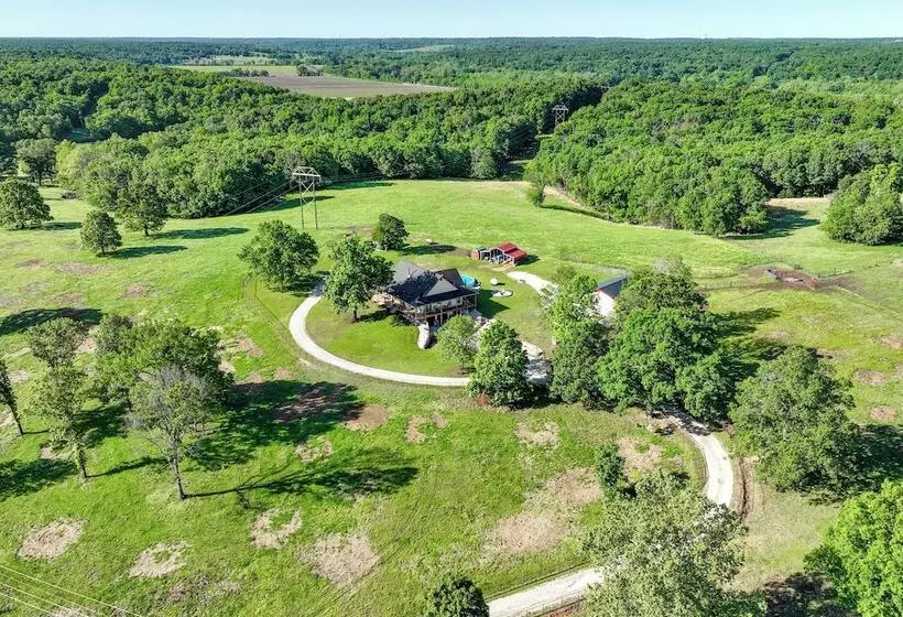 Neosho Home On 90 Acres W/ Private Pool & Fire Pit