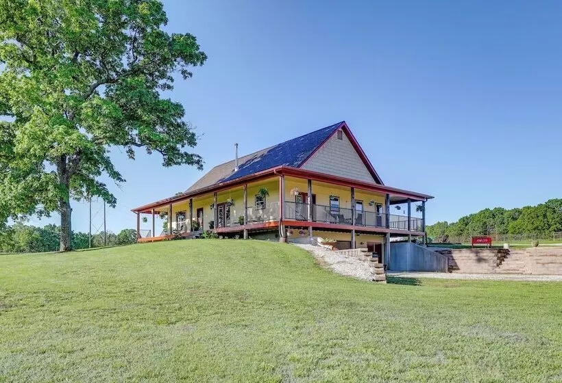 Neosho Home On 90 Acres W/ Private Pool & Fire Pit