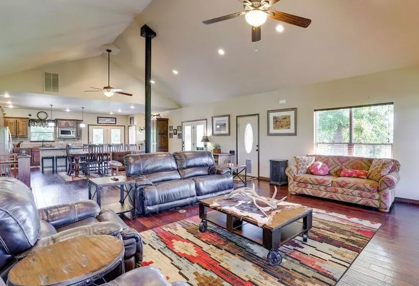Neosho Home On 90 Acres W/ Private Pool & Fire Pit