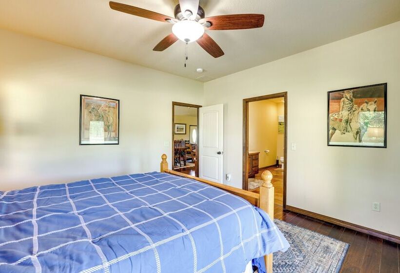 Neosho Home On 90 Acres W/ Private Pool & Fire Pit