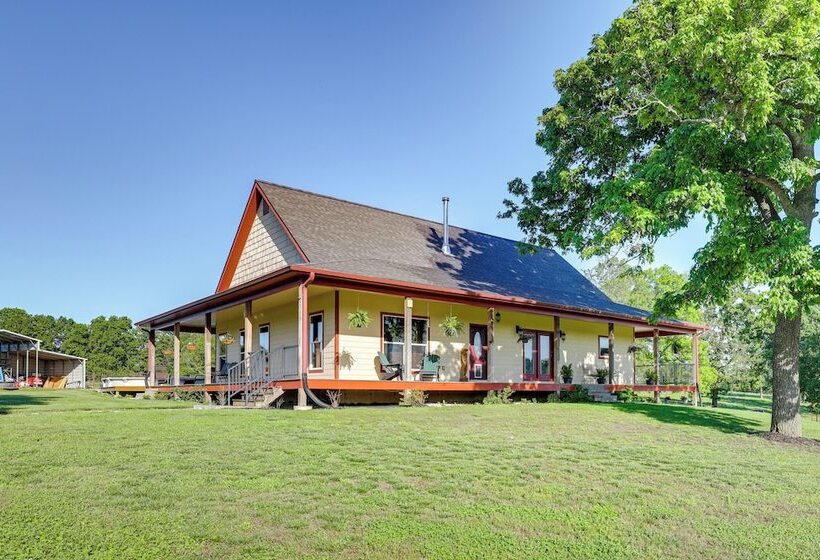 Neosho Home On 90 Acres W/ Private Pool & Fire Pit
