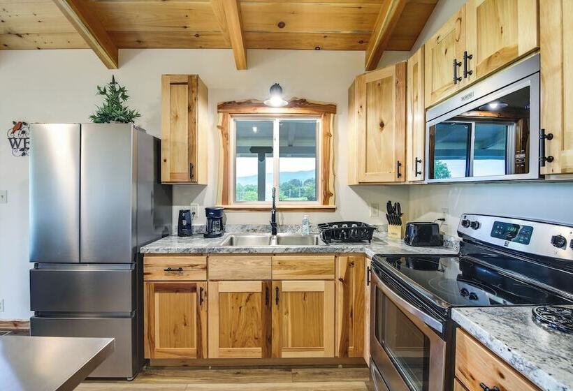 Newport Retreat: 12 Mi To Great Smoky Mountains!