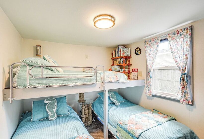 Peaceful Countryside Home ~ 6 Mi To Lewes Beach!