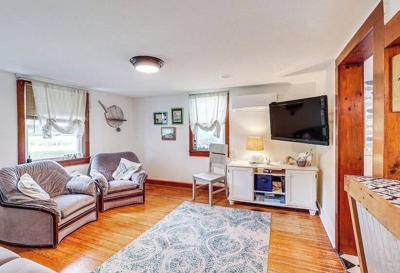 Peaceful Countryside Home ~ 6 Mi To Lewes Beach!