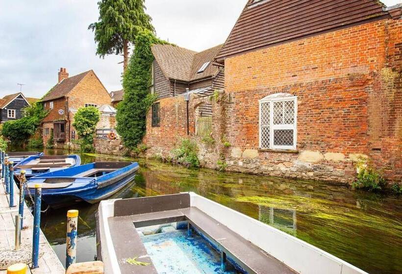 Residens Tranquil Elm Lodge Escape In Canterbury