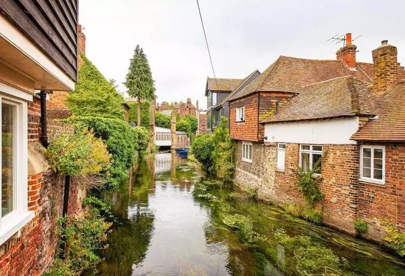レジデンス Tranquil Elm Lodge Escape In Canterbury